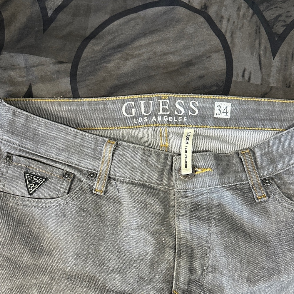 GUESS Men's Light Gray Lincoln Jeans